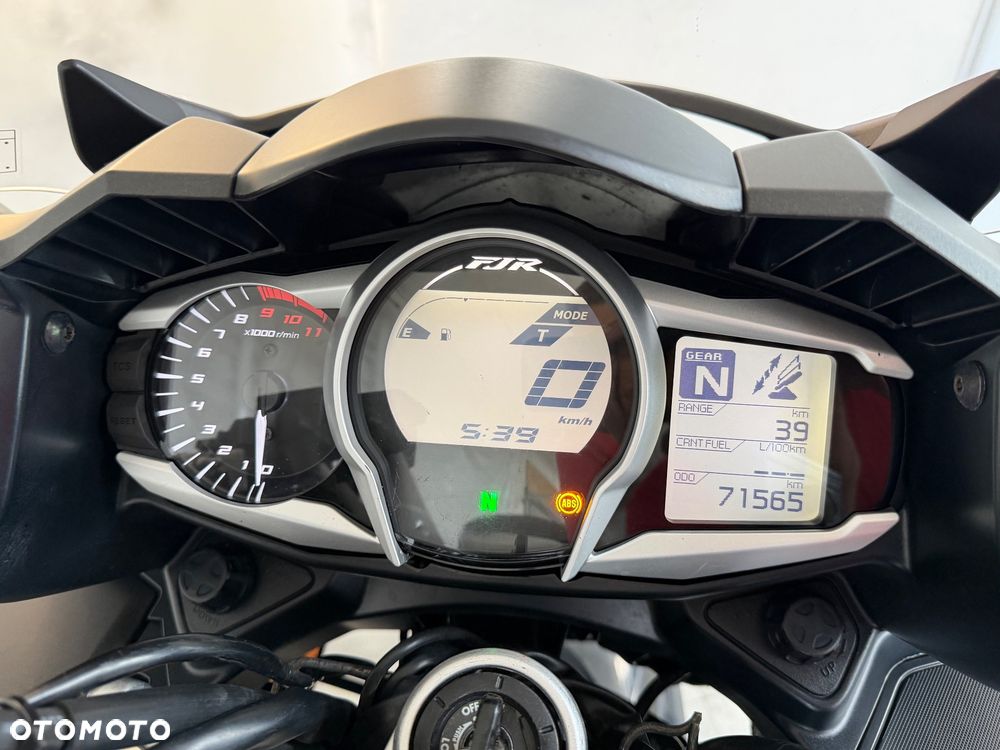 Yamaha FJR - 21