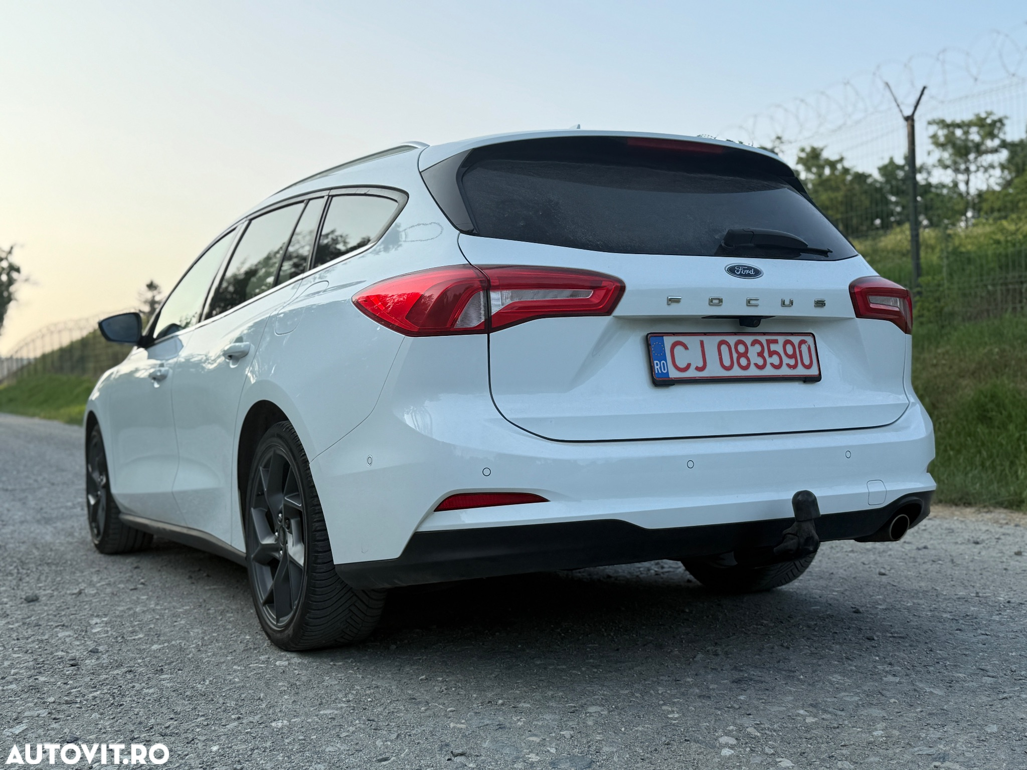 Ford Focus Turnier 1.5 EcoBlue Start-Stopp-System Aut. COOL&CONNECT DESIGN - 4