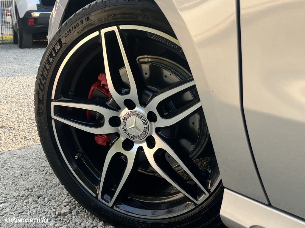 Mercedes-Benz A 200 d AMG Line - 30