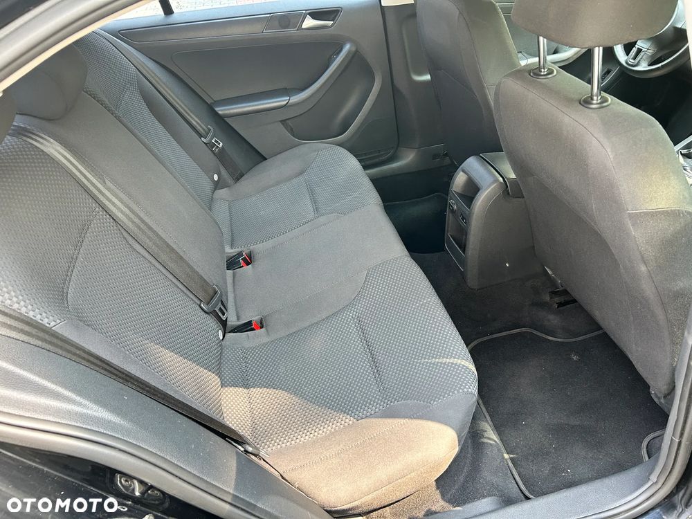 Volkswagen Jetta - 7