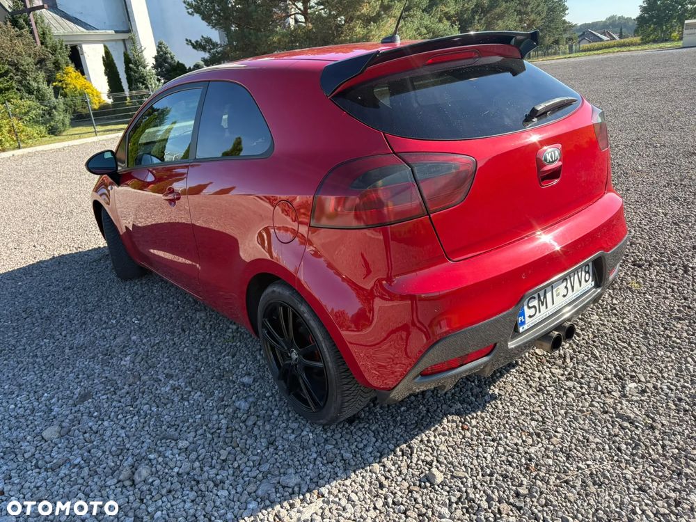Kia Rio - 11