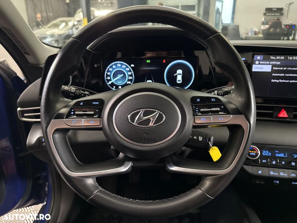 Hyundai Elantra - 16