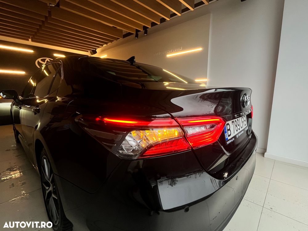 Toyota Camry 2.5 Hybrid Exclusive - 9