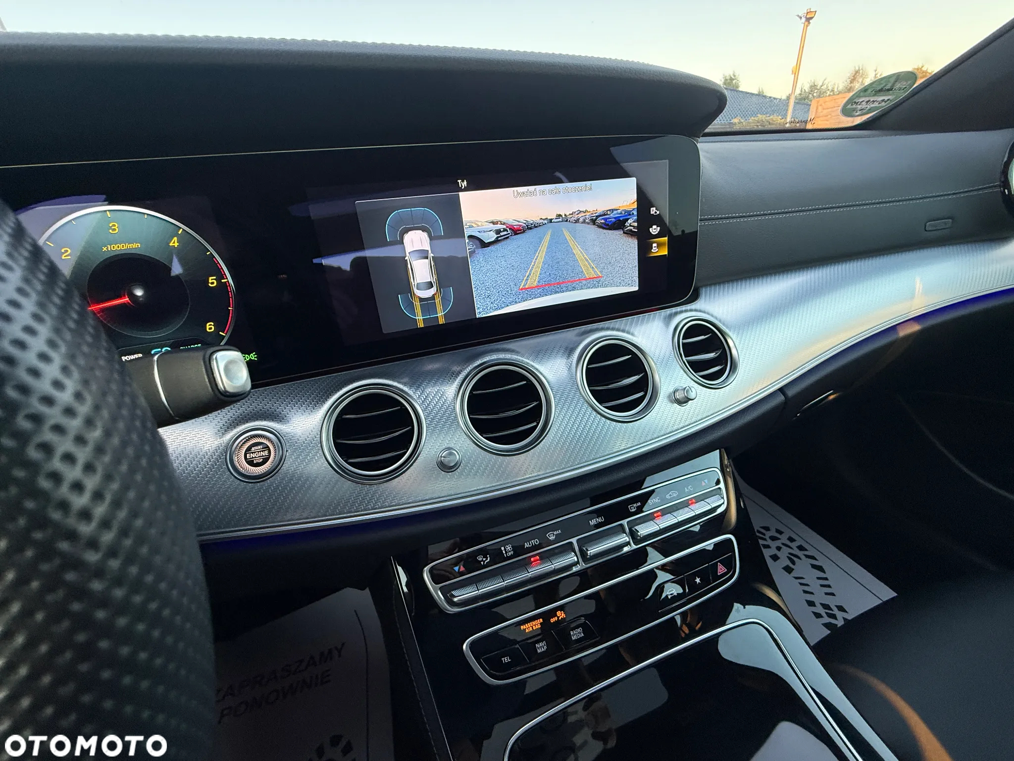 Mercedes-Benz Klasa E 220 d 4Matic T 9G-TRONIC AMG Line - 35