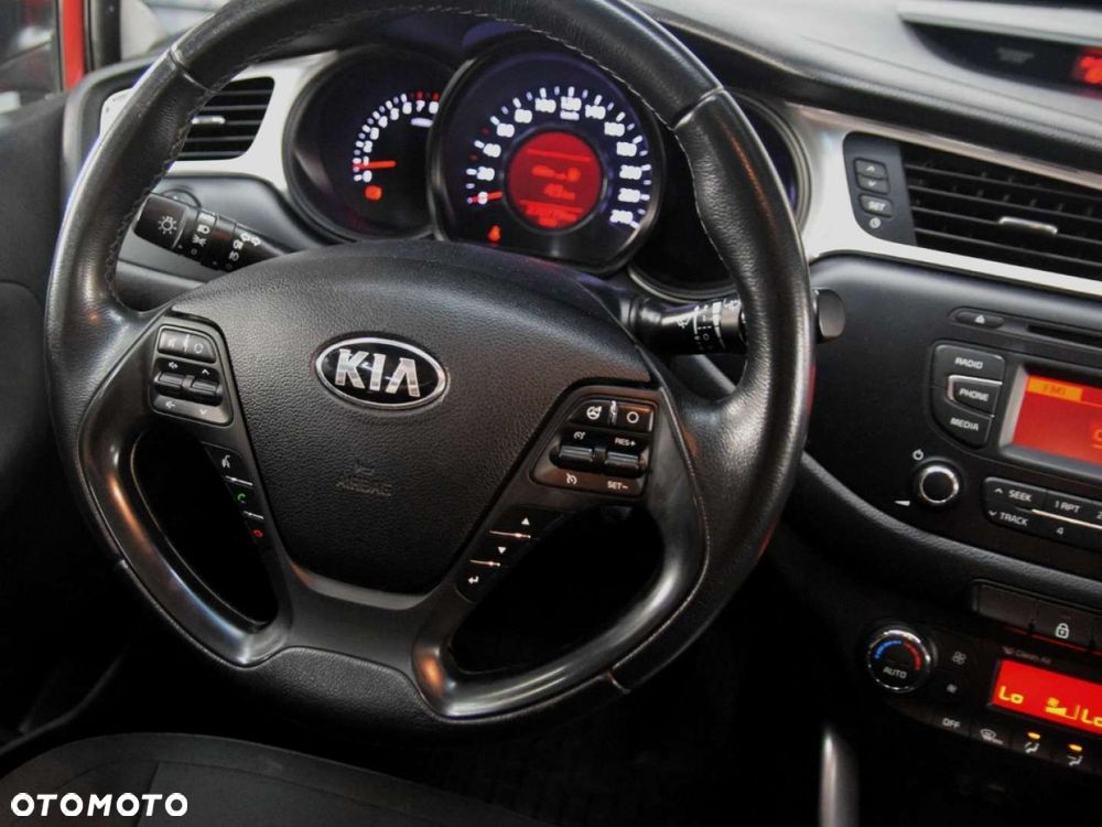 Kia Ceed - 13