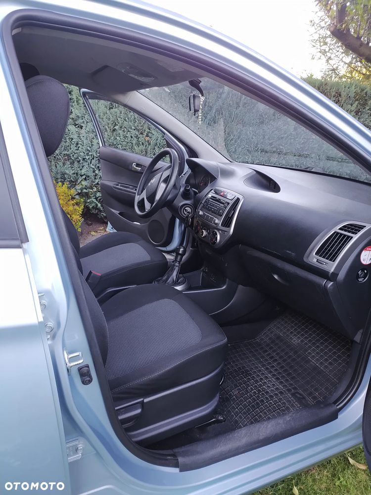 Hyundai i20 - 11