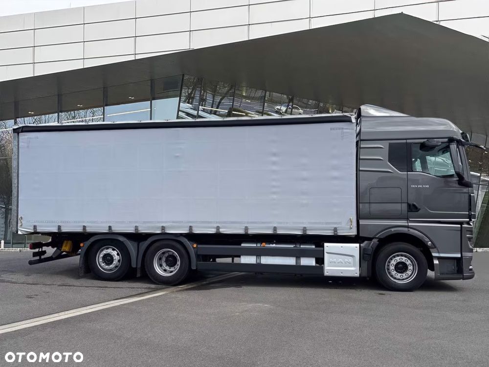 MAN TGX 18.430 XLX firana 7,40 - 3
