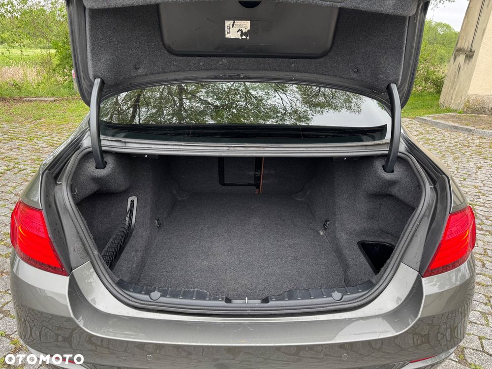 BMW Seria 5 518d Luxury Line - 26