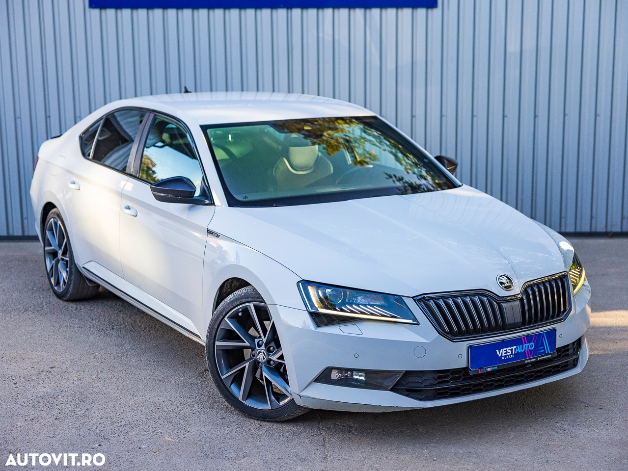 Skoda Superb 2.0 TDI DSG Sportline - 6