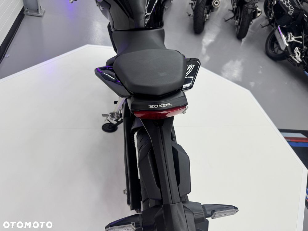 Honda CB - 32