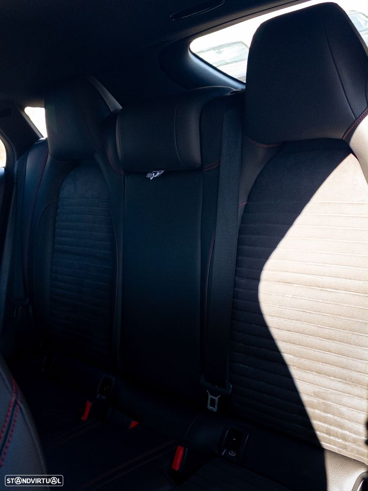 Mercedes-Benz CLA 200 d 4Matic 7G-DCT AMG Line - 13