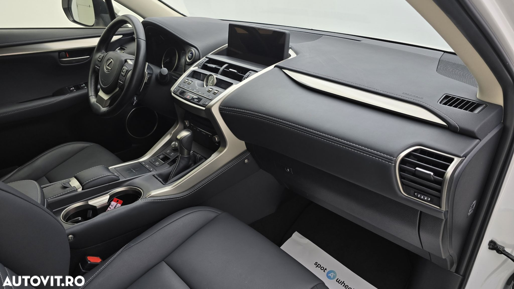Lexus Seria NX - 20