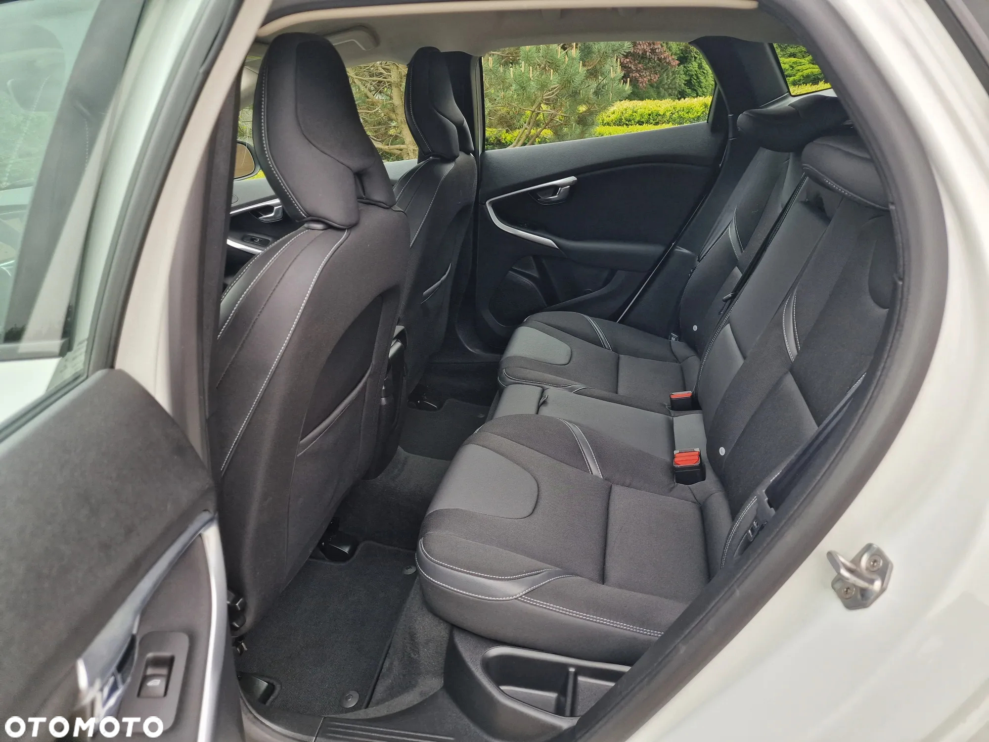Volvo V40 D2 Drive-E Momentum - 17