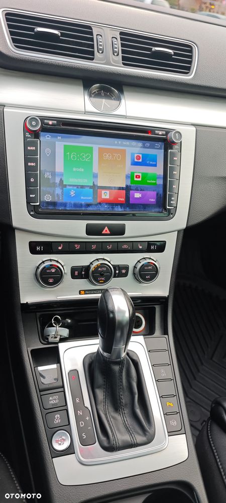 Volkswagen Passat 2.0 TDI Perfectline R-Style DSG - 18