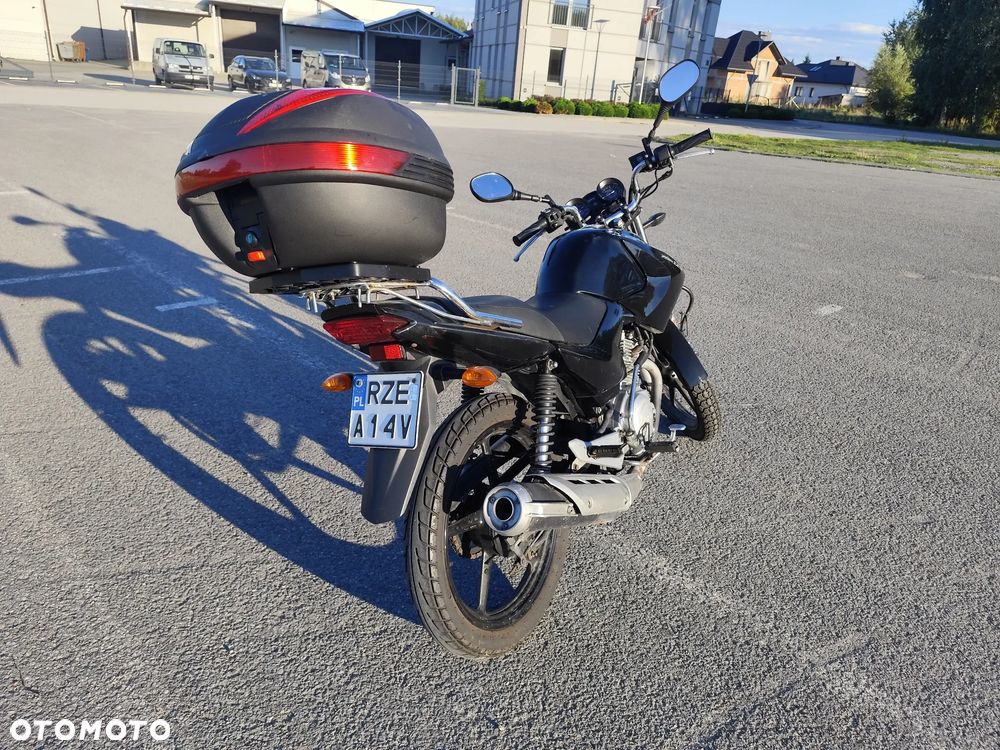 Yamaha YBR - 8