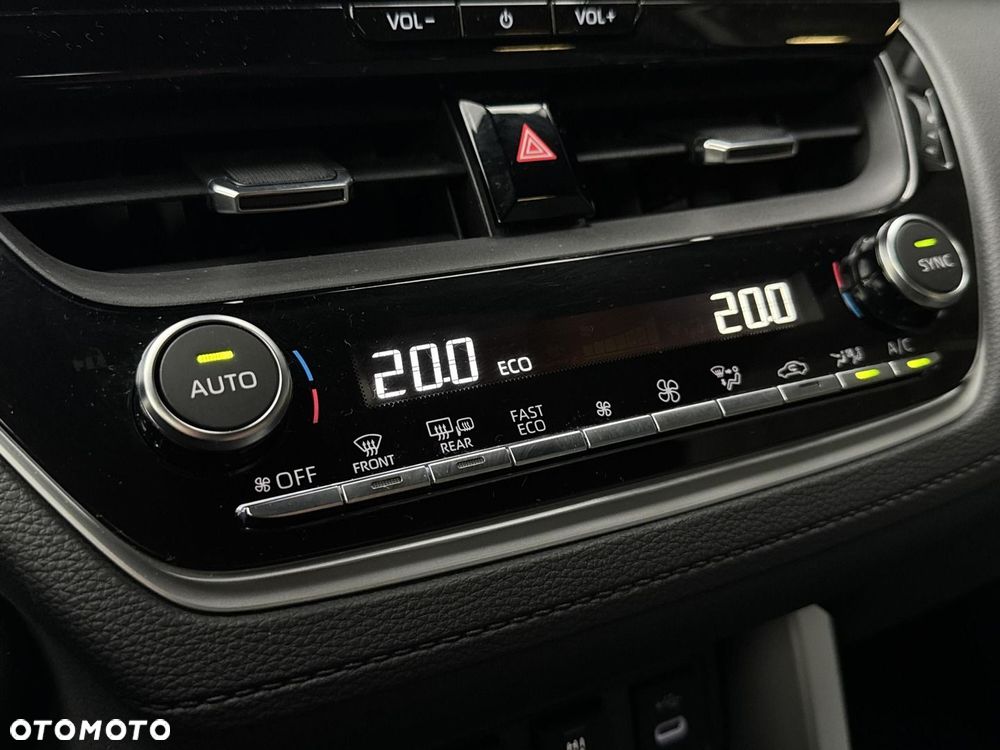 Toyota Corolla Cross - 25