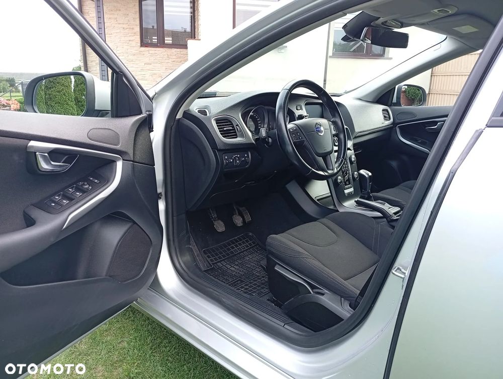 Volvo V40 D3 Kinetic - 16