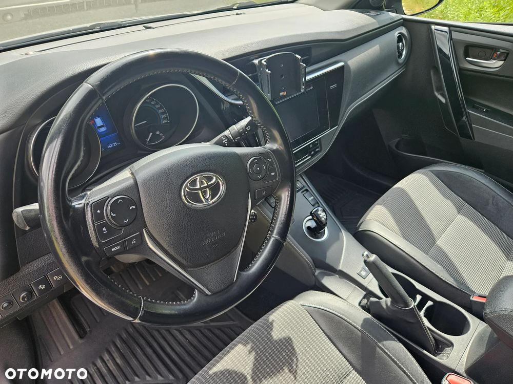 Toyota Auris Hybrid 135 Premium - 13