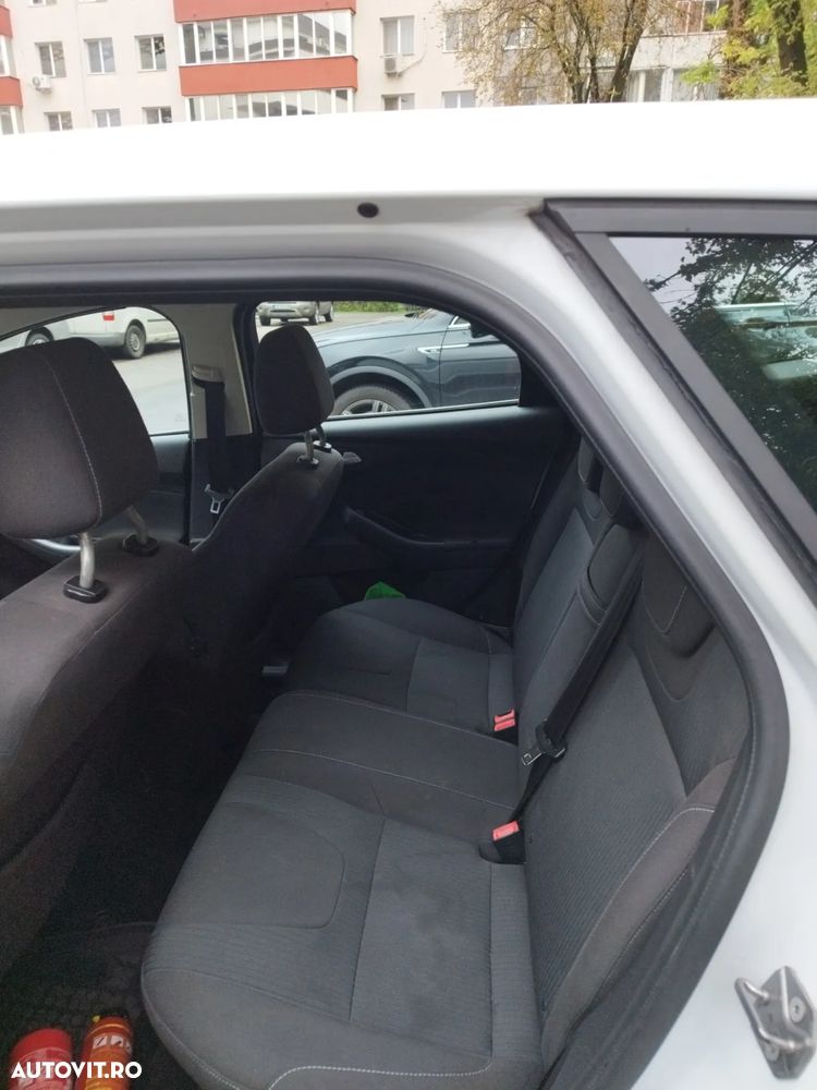 Ford Focus 1.6 TDCI DPF Titanium - 9