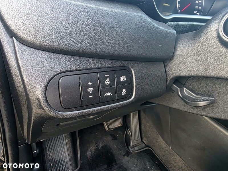 Kia Carens - 14