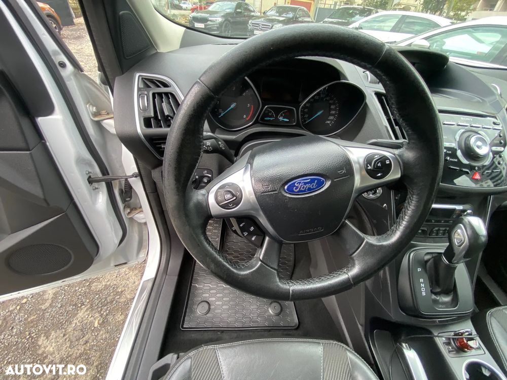 Ford Kuga 2.0 TDCi Powershift 4WD Titanium - 17