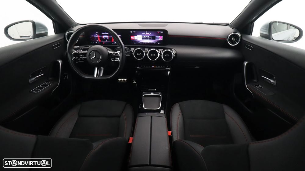 Mercedes-Benz A 250 e AMG Line - 13