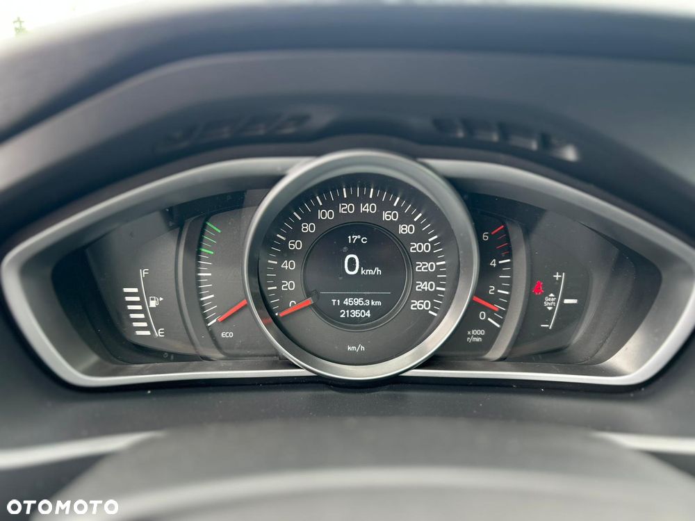 Volvo V40 D2 Momentum - 6
