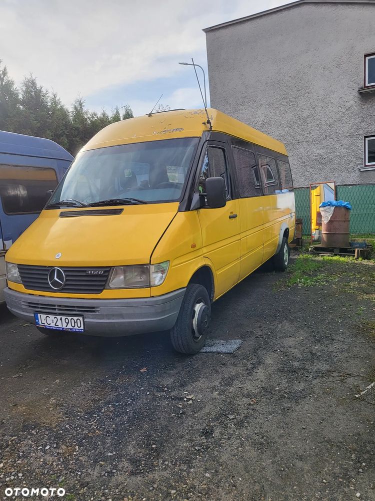 Mercedes-Benz Sprinter - 1