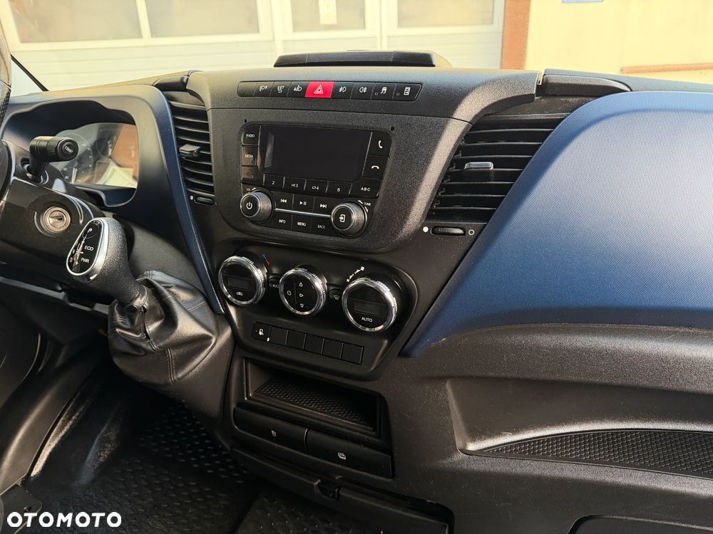 Iveco Daily L3H2 HI-MATIC - 24