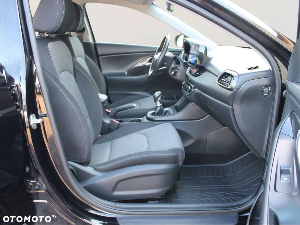 Hyundai i30 1.4 Premiere Comfort - 12