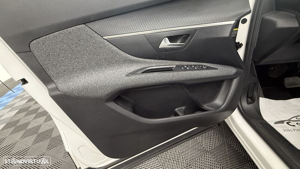Peugeot 3008 1.2 PureTech Allure Pack EAT8 - 25
