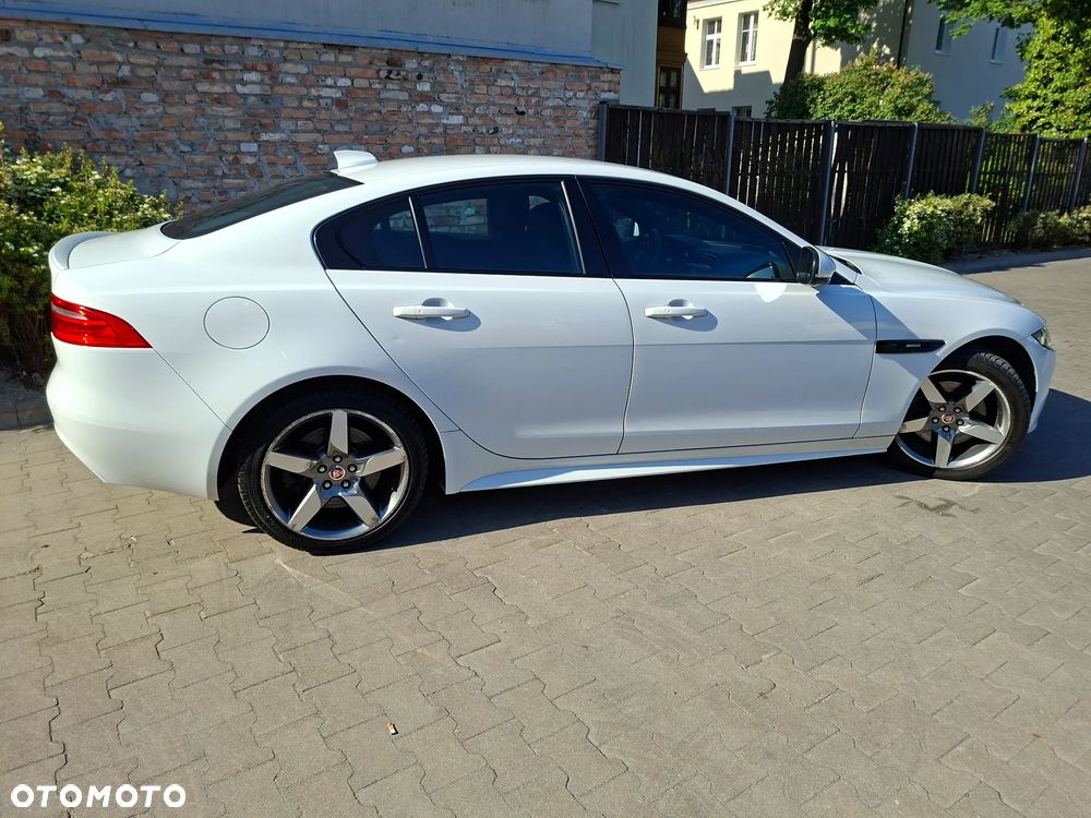 Jaguar XE 2.0 D AWD R-Sport - 7