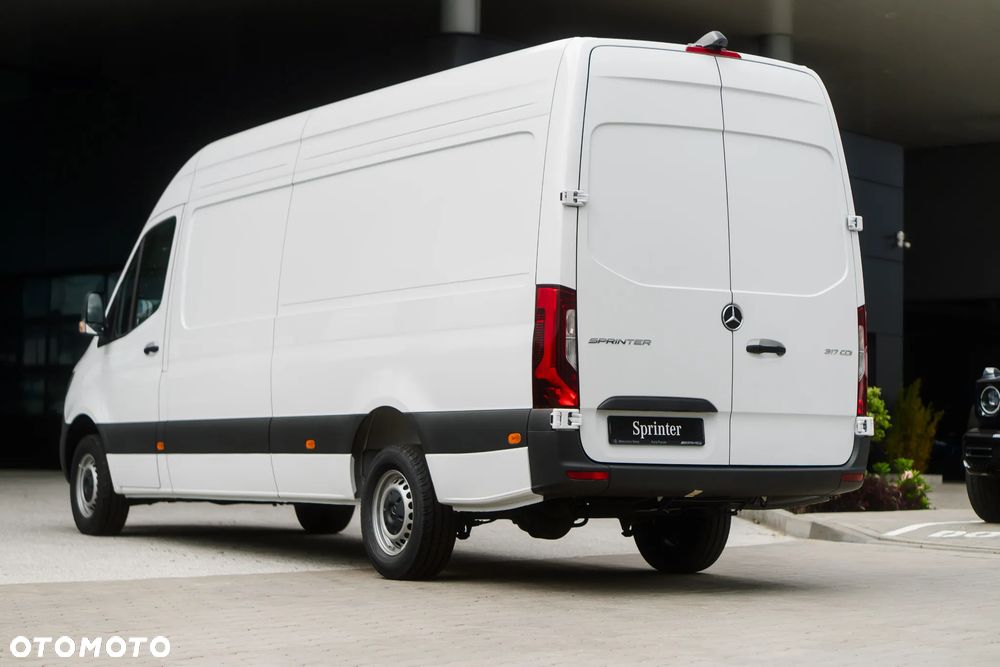 Mercedes-Benz Sprinter - 9