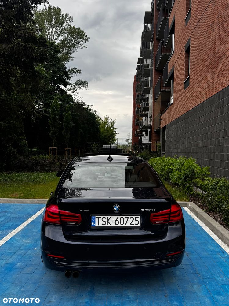 BMW Seria 3 330i xDrive Sport Line - 6