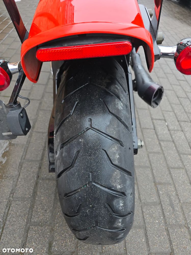 Harley-Davidson Dyna Fat Bob - 4