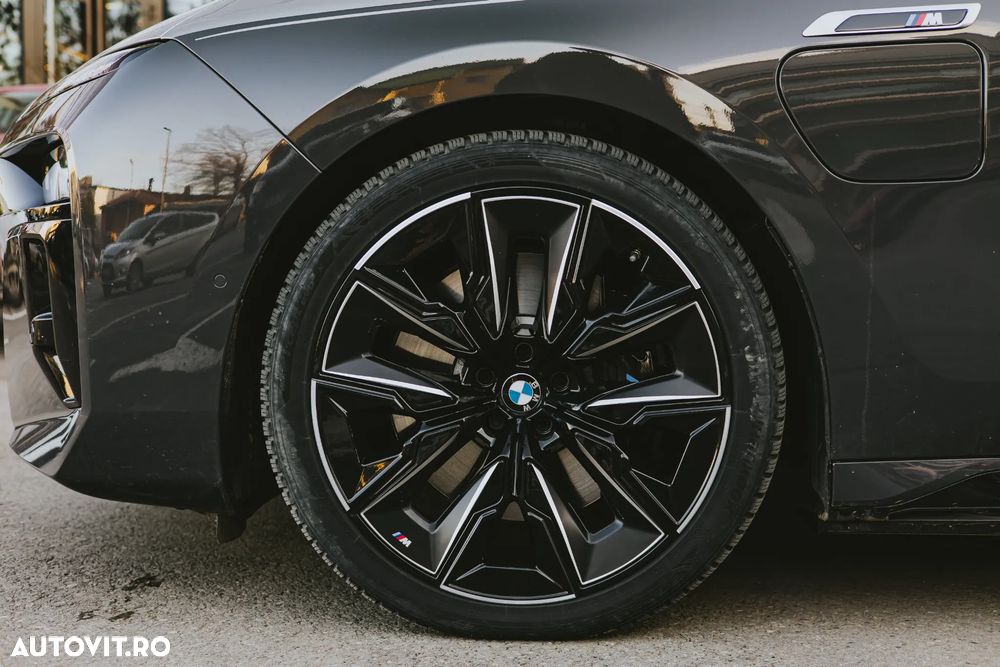 BMW M7 M760e xDrive - 6