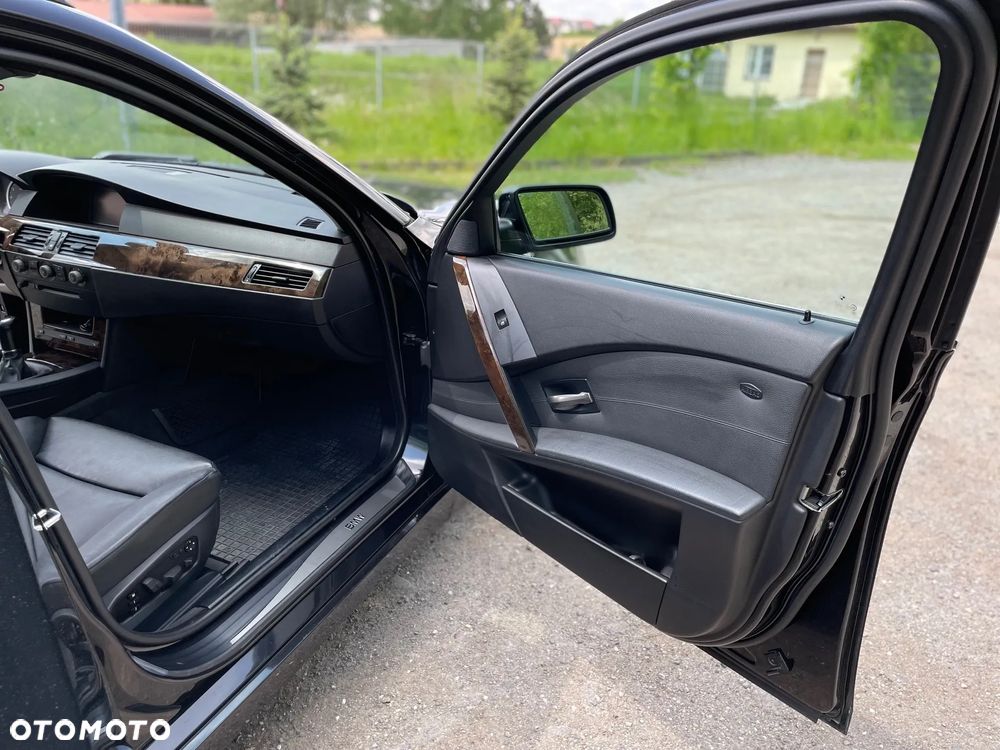 BMW Seria 5 530xi - 26