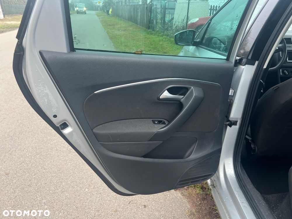 Volkswagen Polo 1.4 TDI Blue Motion Technology DSG Lounge - 7