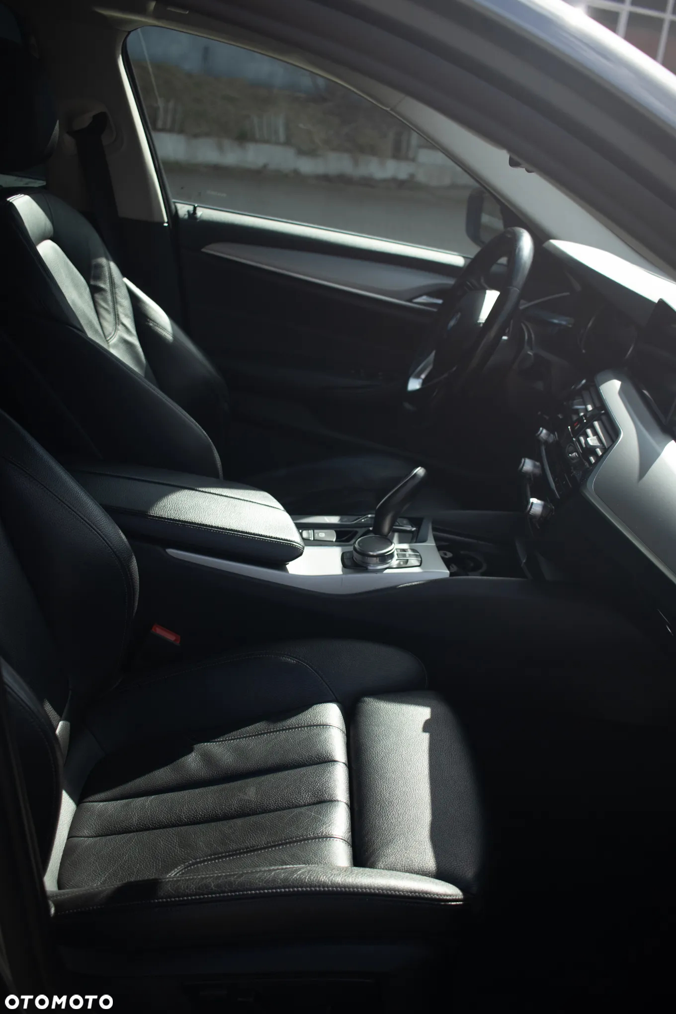 BMW Seria 5 520d Luxury Line - 12