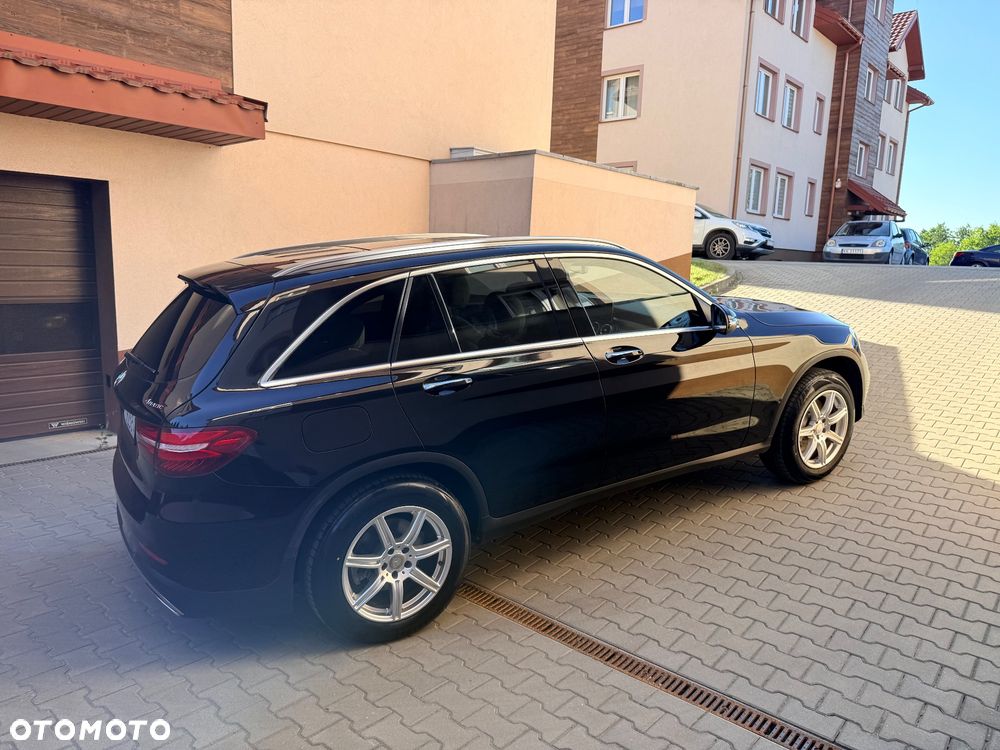 Mercedes-Benz GLC 300 4Matic 9G-TRONIC AMG Line - 16