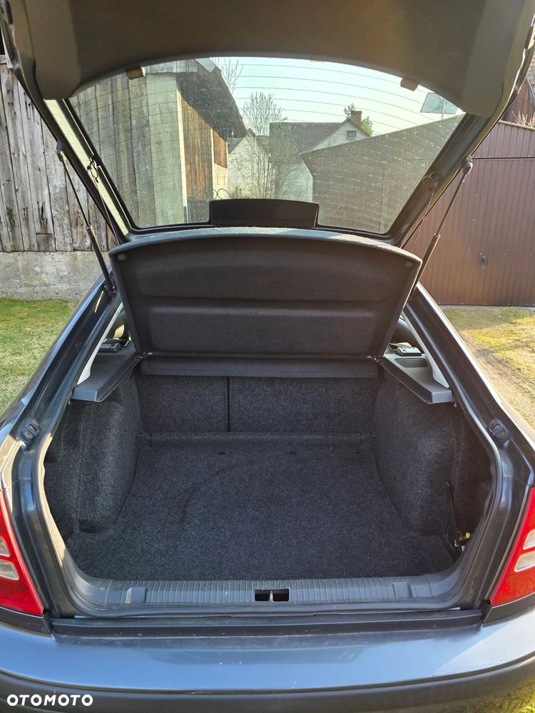 Skoda Octavia 1.6 Tour - 3