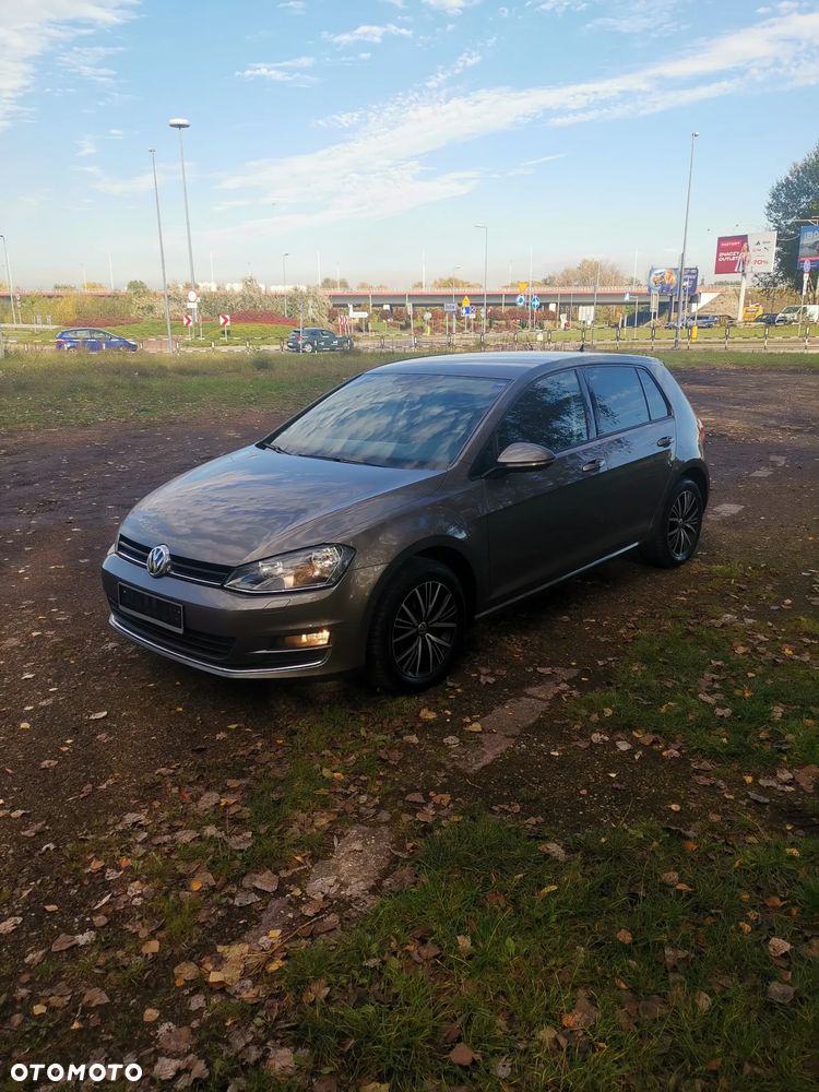 Volkswagen Golf - 22