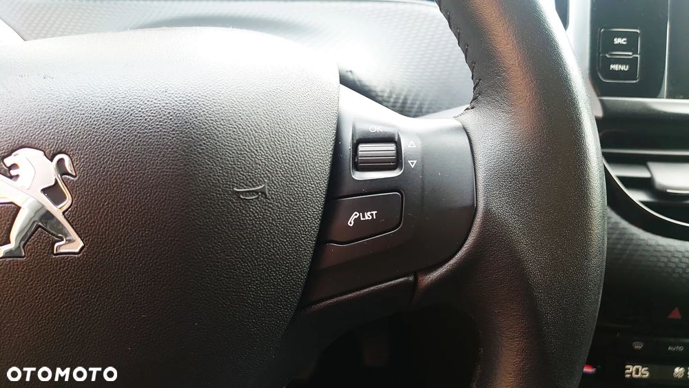 Peugeot 2008 1.2 Pure Tech Style - 21