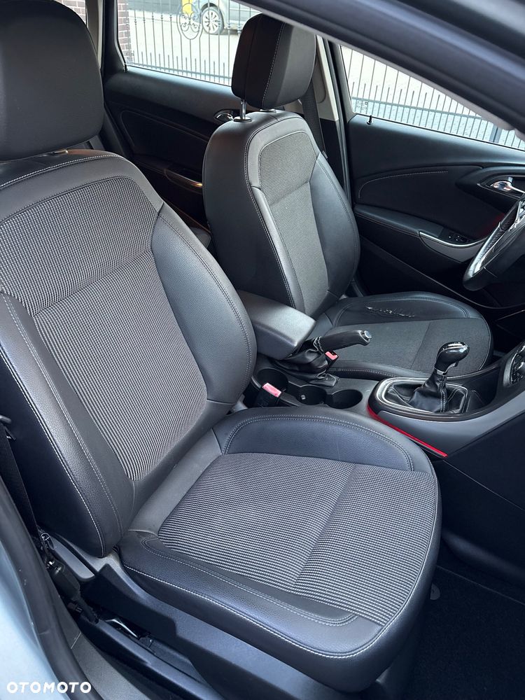 Opel Astra 1.4 T Cosmo - 19