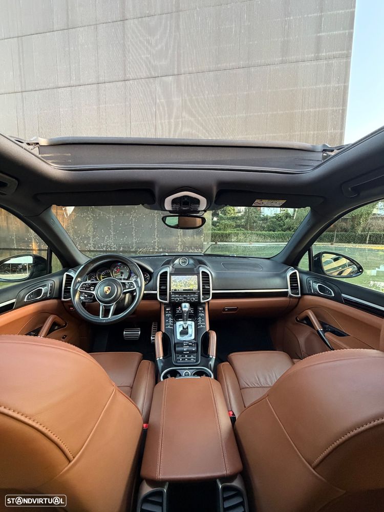 Porsche Cayenne S Hybrid Tiptronic S - 26