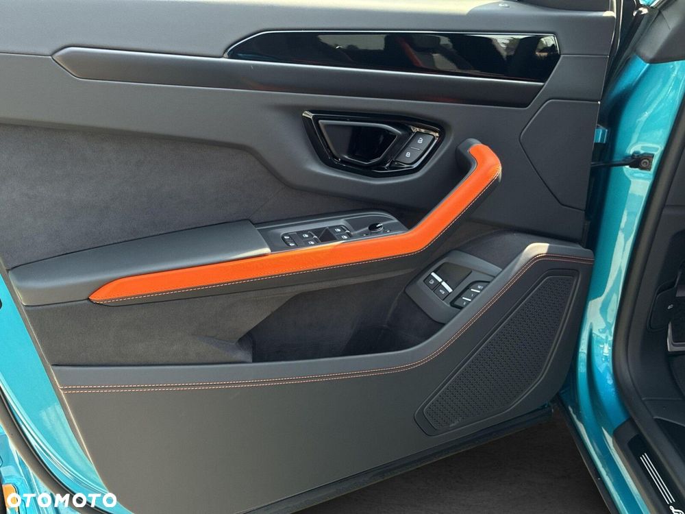 Lamborghini Urus - 18