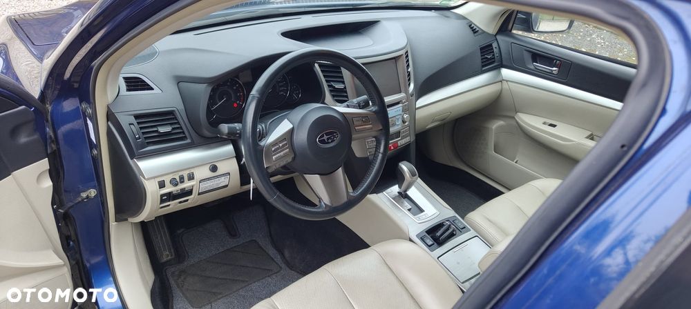 Subaru Outback 2.5i Lineartronic Comfort - 1