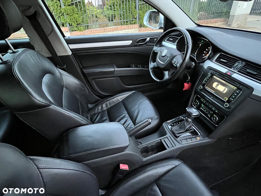 Skoda Superb 2.0 TDI DSG Exclusive - 22