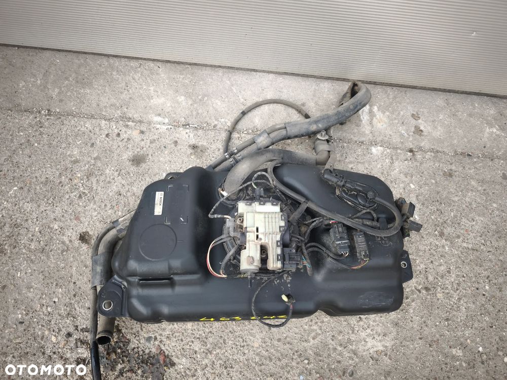 Zbironik adblue G-klasa w463 a4634705201 a4634704101 3.0 CDI 350 - 2