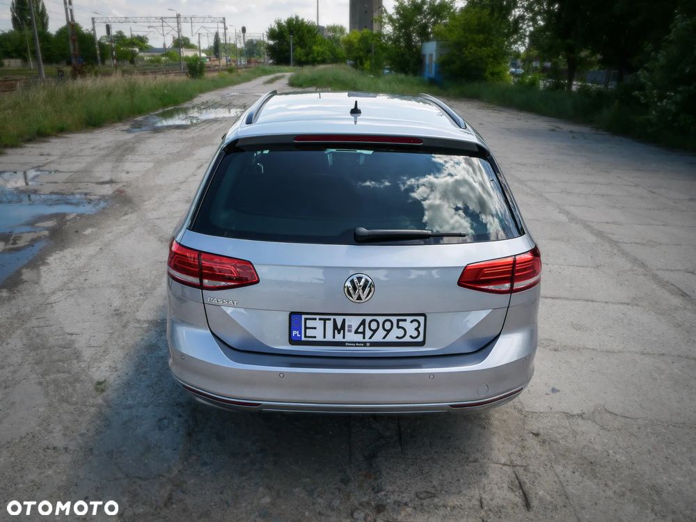 Volkswagen Passat 2.0 TDI SCR DSG Highline - 23